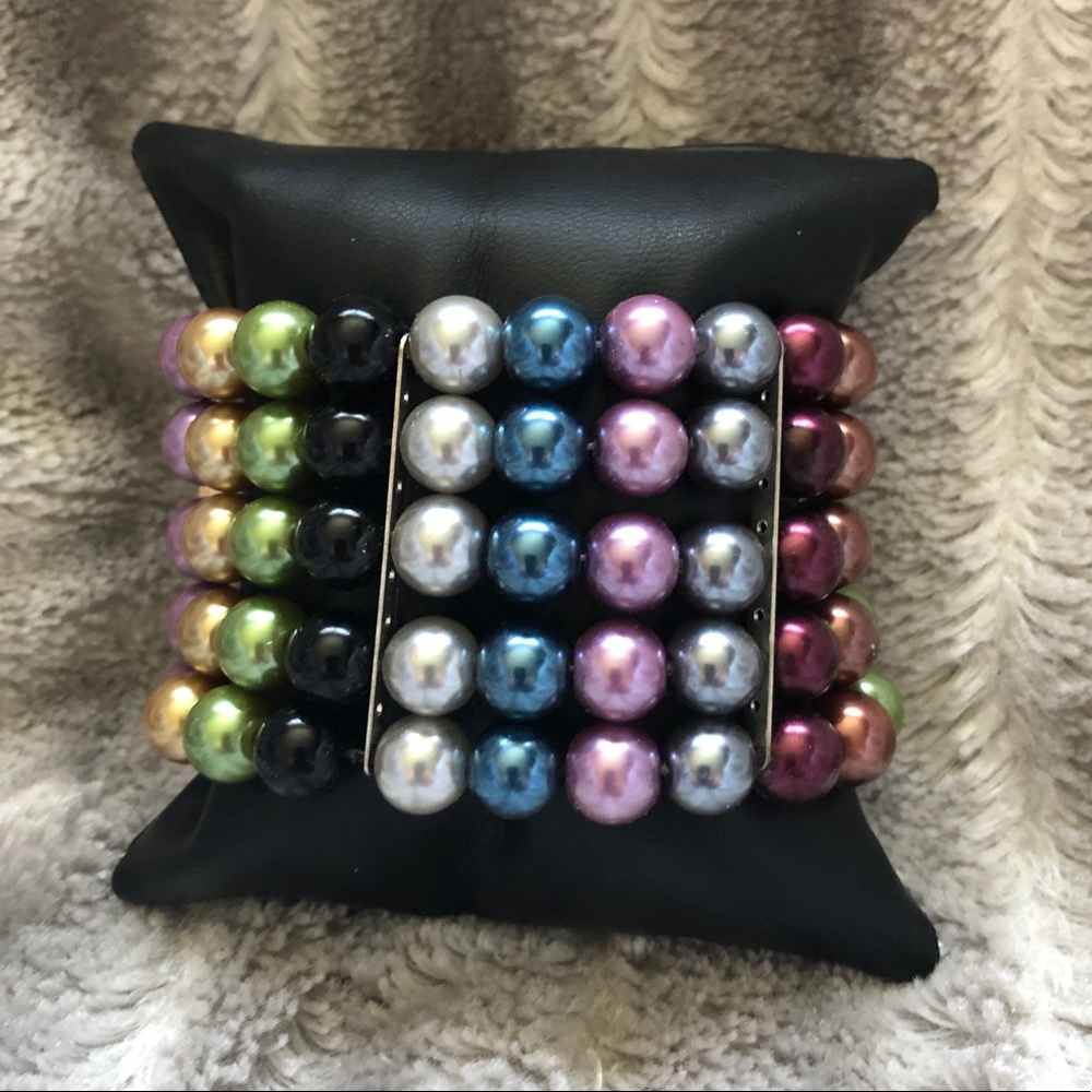 NWOT Multicolour Cuff Bracelet Faux Pearl 🧡
